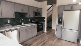 House Hunters S254E05 From Texas to the Smokies 1080p WEB h264-FREQUENCY EZTV