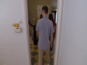 House Hunters S262E02 Starting a Family in Chicago or Suburbs 480p x264-mSD EZTV