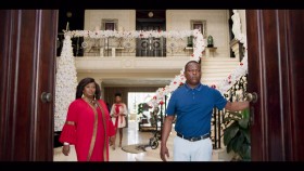 How to Ruin Christmas S01E03 1080p WEB H264-STRONTiUM EZTV