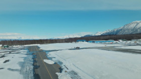 Ice Airport Alaska S04E09 Runway Mayday 720p WEB h264-CAFFEiNE EZTV