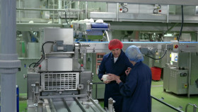 Inside The Factory S09E02 Sliced Bread 1080p HDTV H264-FTP EZTV