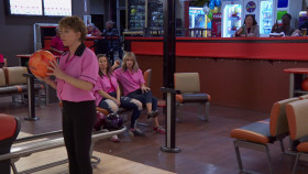 Its Always Sunny in Philadelphia S16E07 The Gang Goes Bowling 1080p AMZN WEB-DL DDP5 1 H 264-NTb EZTV