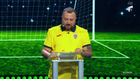 iUmor S16E11 720p ANTP WEB-DL AAC2 0 H 264-playWEB EZTV