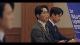 Ji-geum Geo-sin Jeon-hwa-neun S01E04 1080p NF WEB-DL AAC2 0 H 264-playWEB EZTV