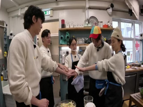 Jinnys Kitchen S02E07 480p x264-mSD EZTV