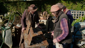 Junk and Disorderly S03E01 1080p WEB h264-CODSWALLOP EZTV