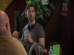 Kate And Koji S02E02 480p x264-mSD EZTV