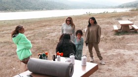 Keeping Up with the Kardashians S16E08 Happy Camper 720p AMZN WEB-DL DDP5 1 H 264-NTb [eztv]