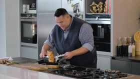 Kwoklyns Chinese Takeaway Kitchen S01 1080p AMZN WEBRip DDP2 0 x264-MRCS EZTV