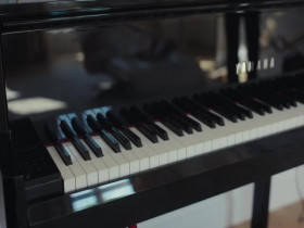 La Maison S01E02 480p x264-mSD EZTV