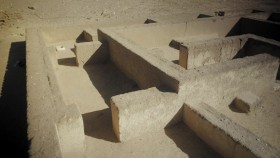 Legends of the Pharaohs S01E03 The Tyrant King 720p WEB h264-CAFFEiNE EZTV