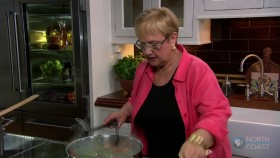 Lidias Kitchen S04E20 The Tomato 720p HDTV x264-W4F EZTV
