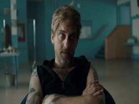 Little Dog S02E06 480p x264-mSD EZTV