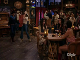 Lopez vs Lopez S03E05 480p x264-mSD EZTV