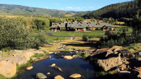 Luxury Hunting Lodges of America S01E03 720p WEB h264-BAE EZTV
