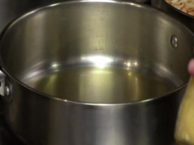 Man v Food S10E02 Newark New Jersey 480p x264-mSD EZTV