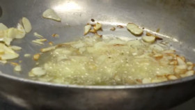 Man v Food S10E05 Brooklyn New York 720p HEVC x265-MeGusta EZTV