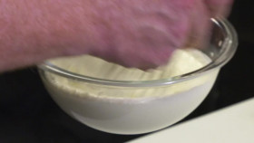 Man v Food S11E09 Hudson Valley New York 720p WEB h264-REALiTYTV EZTV