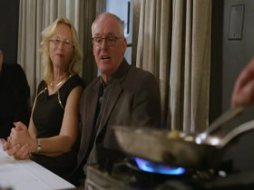 Mans Greatest Food S04E12 Fired Up 480p x264-mSD EZTV
