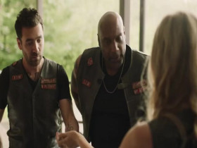 Moonshine S02E05 480p x264-mSD EZTV