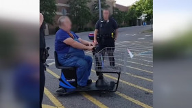 Neighborhood Wars S03E08 720p HEVC x265-MeGusta EZTV