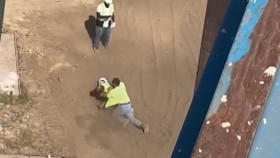 Neighborhood Wars S05E04 1080p HEVC x265-MeGusta EZTV