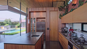 New Zealands Best Homes With Phil Spencer S01E04 1080p WEB H264-CBFM EZTV