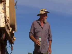 Outback Opal Hunters S03E01 480p x264-mSD EZTV