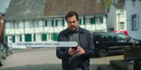 Perfekt Verpasst S01E03 Sending and Receiving 1080p AMZN WEB-DL DD 5 1 H 264-playWEB EZTV