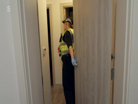 Police Night Shift 999 S04E03 480p x264-mSD EZTV