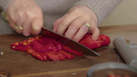 Rachael Rays Holidays S01E06 1080p WEB h264-EDITH EZTV