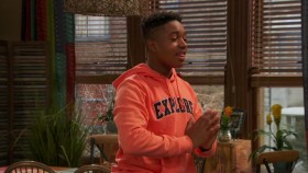 Ravens Home S04E13 720p DSNY WEB X264 Solar EZTV