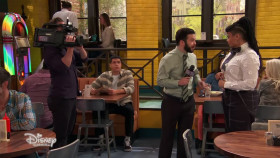 Ravens Home S05E11 The Great Chill Grill Giveaway 1080p HEVC x265-MeGusta EZTV
