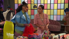Ravens Home S05E22 Raven and the Fashion Factory 1080p HEVC x265-MeGusta EZTV