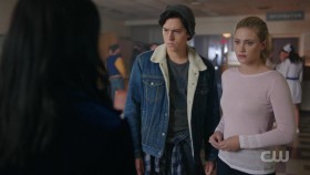 Riverdale US S02E01 iNTERNAL 720p WEB x264-BAMBOOZLE EZTV