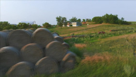 Roadworthy Rescues S03E02 The Farm Ford 720p AMZN WEB-DL DDP2 0 H 264-RAWR EZTV