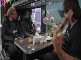 Rob and Romesh Vs S07E02 480p x264-mSD EZTV