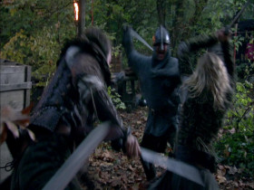 Robin Hood S03E09 A Dangerous Deal 720p WEB-DL DD2 0 H 264-KiNGS EZTV