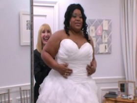 Say Yes to the Dress Big Bliss S02E10 The Mom Factor 480p x264-mSD EZTV