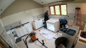 Secret Celebrity Renovation S01E10 1080p WEB h264-KOGi EZTV