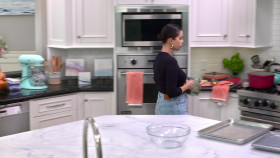 Selena plus Chef S04E06 1080p WEB h264-KOGi EZTV