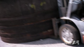 Shipping Wars S09E02 The Creature and the Wine 720p HEVC x265-MeGusta EZTV