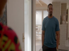 Shrinking S02E07 Get in the Sea 480p x264-mSD EZTV