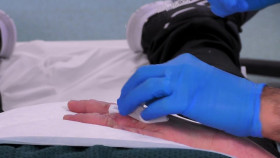 Skin A And E S06E03 720p HDTV H264-NGP EZTV