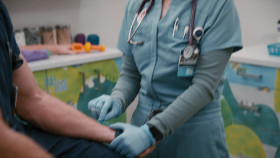 St Denis Medical S01E07 50 Ccs of Kindness 1080p AMZN WEB-DL DDP5 1 H 264-FLUX EZTV