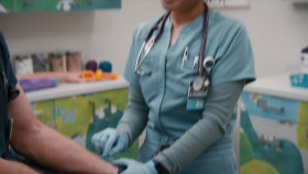 St Denis Medical S01E07 50 Ccs of Kindness 1080p HEVC x265-MeGusta EZTV