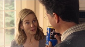 Stephen Colbert 2016 06 08 Laura Linney 720p HDTV x264-aAF EZTV