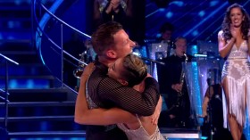 Strictly Come Dancing S17E01 HDTV x264-LiNKLE EZTV
