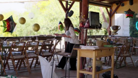 Sun Sea And Selling Houses S07E08 XviD-AFG EZTV