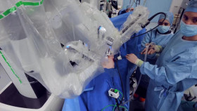 Super Surgeons A Chance at Life S02E04 XviD-AFG EZTV